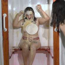 bosunbob: Ellie is in the tank and Ivy has the pies