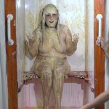bosunbob: Ellie is in the tank and Ivy has the pies