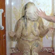 bosunbob: Ellie is in the tank and Ivy has the pies