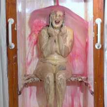 bosunbob: Ellie is in the tank and Ivy has the pies