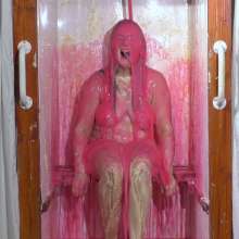 bosunbob: Ellie is in the tank and Ivy has the pies