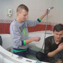 Wet Live Team: Artem and Ruslan Get Wet in the Jacuzzi and Tear Things!