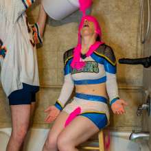 WildThang: Cheerleader wife gets slimed