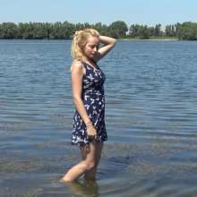 Wamtastic Jessica: Eileen's Dress(ed) for a Swim