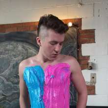 Alexxx: Frosting Freak