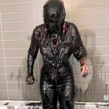 Messygirl: Zoey the Clumsy Housekeeper