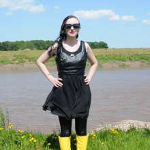 DungeonMasterOne: Honeysuckle in Mud Dress and Go-Go Boots!