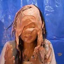 Alumi: 3 young Japanese girls show their feet while pieing each other in the face