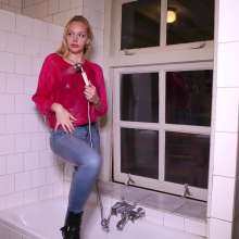 WetPlace: Beautiful Eileen Showering In Jeans