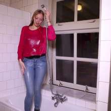 WetPlace: Beautiful Eileen Showering In Jeans