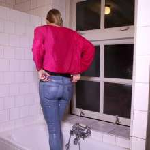 WetPlace: Beautiful Eileen Showering In Jeans