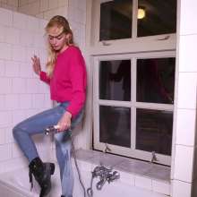 WetPlace: Beautiful Eileen Showering In Jeans