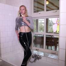 WetPlace: Beautiful Eileen Taking Shower In Blue Leggings