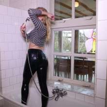 WetPlace: Beautiful Eileen Taking Shower In Blue Leggings