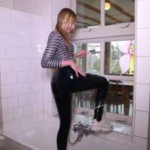 WetPlace: Beautiful Eileen Taking Shower In Blue Leggings