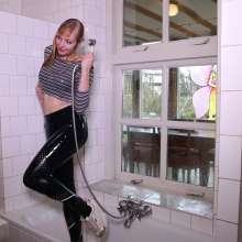 WetPlace: Beautiful Eileen Taking Shower In Blue Leggings