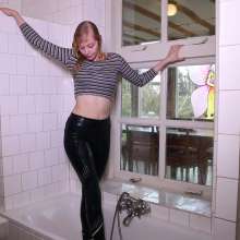 WetPlace: Beautiful Eileen Taking Shower In Blue Leggings