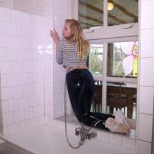 WetPlace: Beautiful Eileen Taking Shower In Blue Leggings