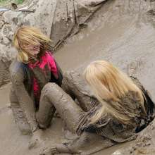 Lara_eurowam: Kimi's and Alida's mud Trailer