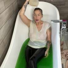TheGungeZone: Danielle's Messy Slime Bath