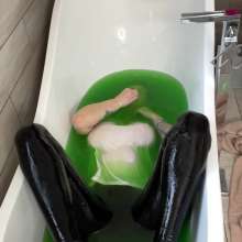 TheGungeZone: Danielle's Messy Slime Bath