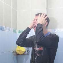Wet Live Team: Danio in the Shower with Shampoo, Pool Fun Fully-dressed