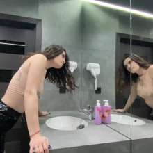 WetPlace: Gorgeous Inna Bath In Skirt