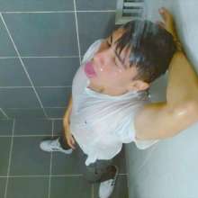 MessyGuys: Jimmy Takes a Clothed Shower