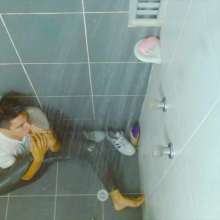 MessyGuys: Jimmy Takes a Clothed Shower