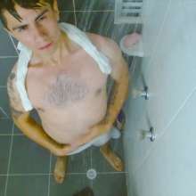 MessyGuys: Jimmy Takes a Clothed Shower