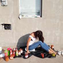 Top Messy Girls: Lots of Food Outside