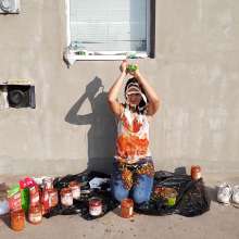 Top Messy Girls: Lots of Food Outside