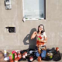 Top Messy Girls: Lots of Food Outside