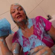 TheGungeZone: Milf Amy's Messy Gunge Bath