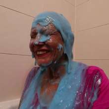 TheGungeZone: Milf Amy's Messy Gunge Bath