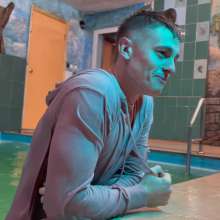 Wet Live Team: Relax in the Pool and More!  Wet and Hot Ruslan in the Pool
