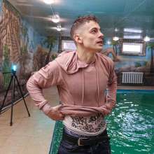 Wet Live Team: Relax in the Pool and More!  Wet and Hot Ruslan in the Pool