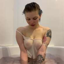 Wet_look_elena: Vika in Tights and T-shirt
