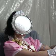 Beantwn: And For No Good Reason... Maids (with pies).