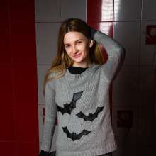 wet.look.me: Wetlook girl in leggings and batman sweater get wet | Wetlook.biz