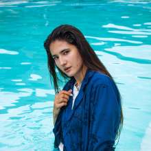 wet.look.me: Wetlook girl swimming fully-clothed in Pool | Wetlook.biz