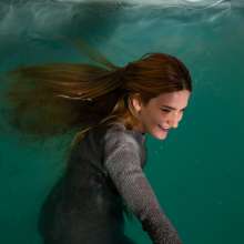 wet.look.me: Wetlook girl in leggings and batman sweater get wet | Wetlook.biz