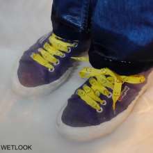 Ag Italian Wetlook: Elena Cris in bathtub with old sneakers and with flats