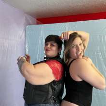Darla DeVour: Online now and ready to get messy