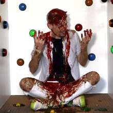 WamtasticUK: Adam V Messcape Box--up to 19 Messes Dropped on Him