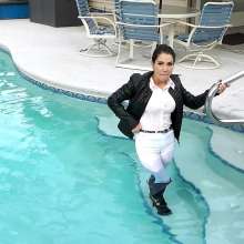 Tight and Wet Clothes: A White Jeans Swim