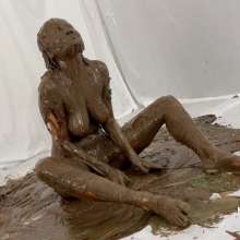 Messygirl: New Messygirl Download: Cassandra Becomes a Messygirl