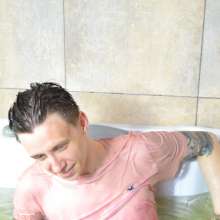 WetlookerUpdates: Wet guys on Wetlooker!