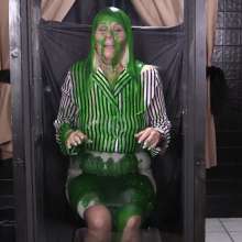 TheGungeZone: Estate Agent Lolly's Messy Gunging