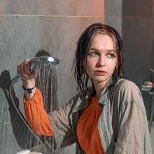 Wet Live Team: Gentle Bathing and Gorgeous Outfit, Wet Undressing